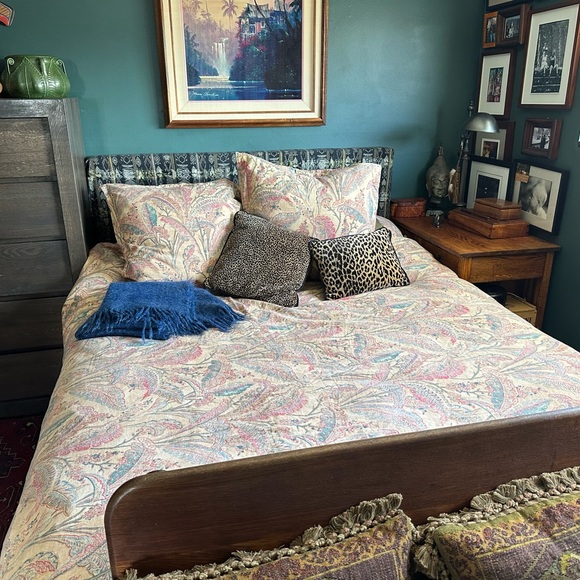 Lauren Ralph Lauren duvet cover w 2 euro shams. Elegant sophisticated bedroom - Picture 10 of 15